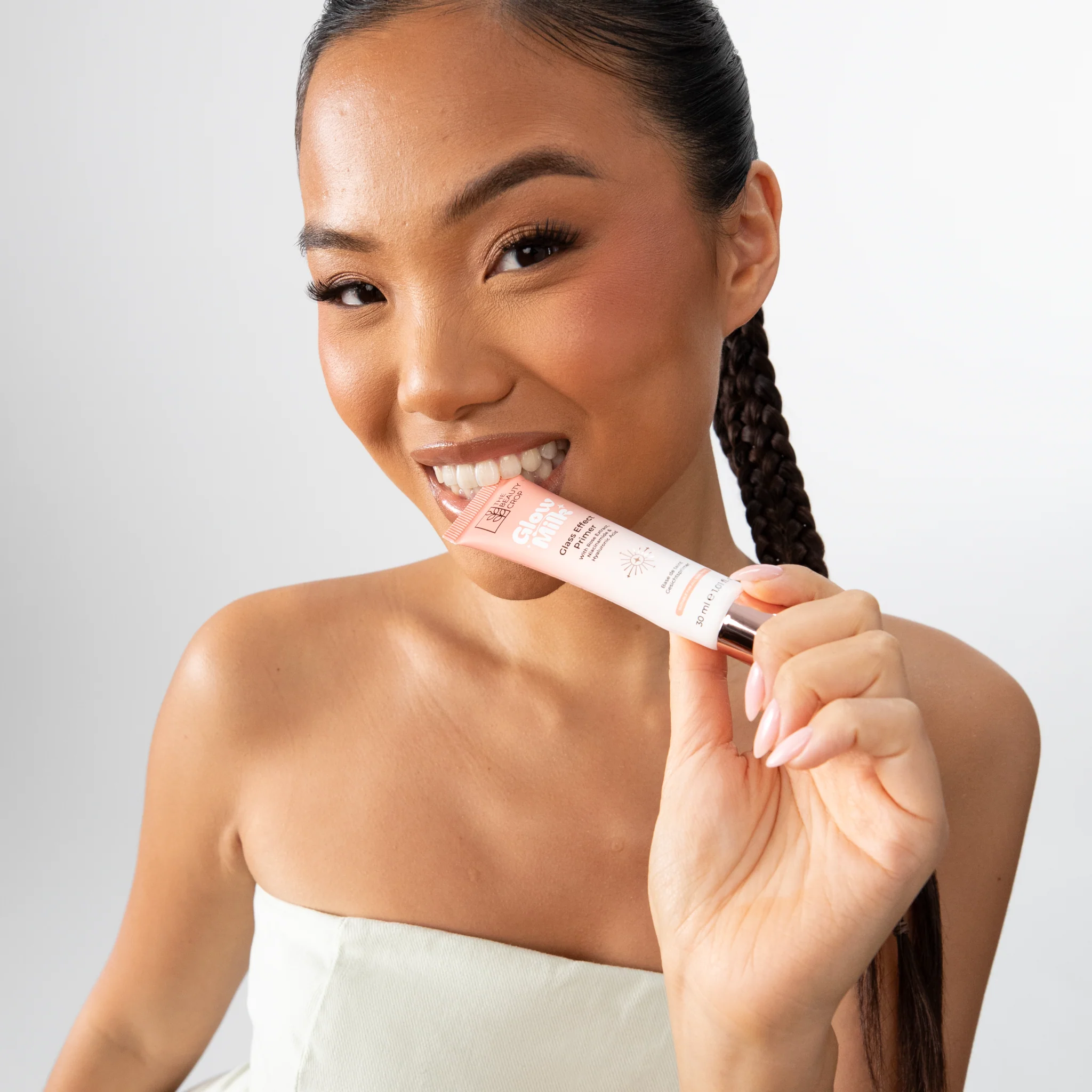 Glow Milk Glass Skin Primer With Hyaluronic Acid and Niacinamide - Image 4