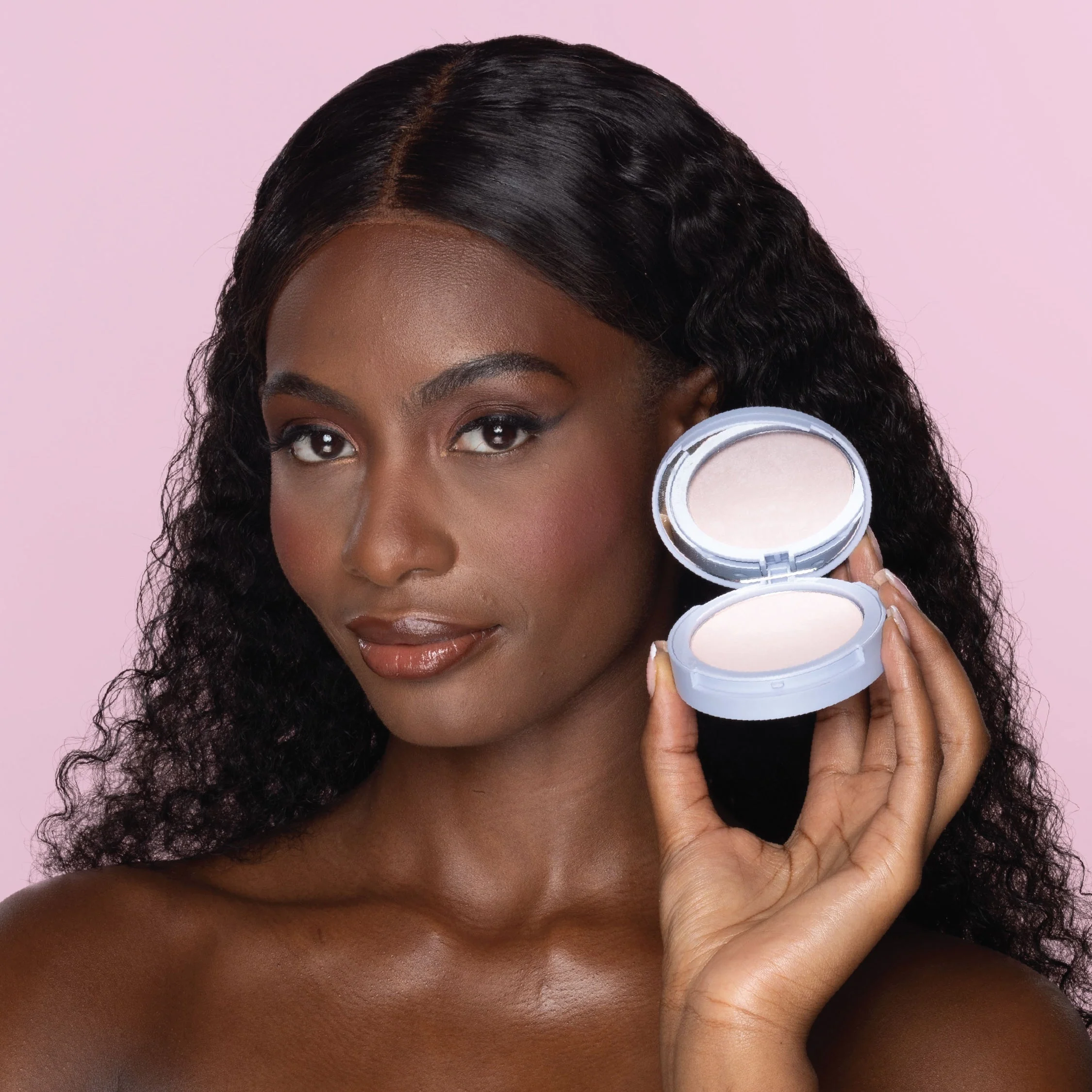 PoreFilter Lightweight Pore Blurring Matte Pressed Powder - Image 4